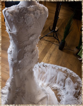 Brautkleid von Faragé Paris - Gr. 36